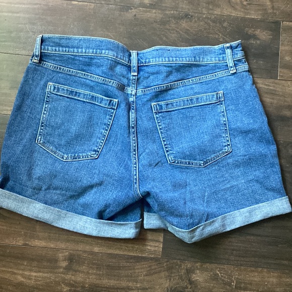 NWOT Gap girlfriend 5” cuffed shorts pockets! - Picture 4 of 4